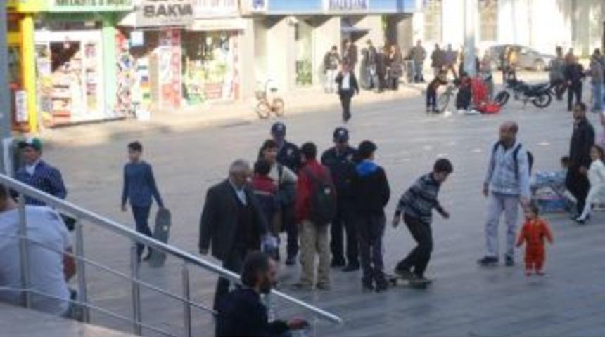 Patenciler Polis Engeline Takıldı