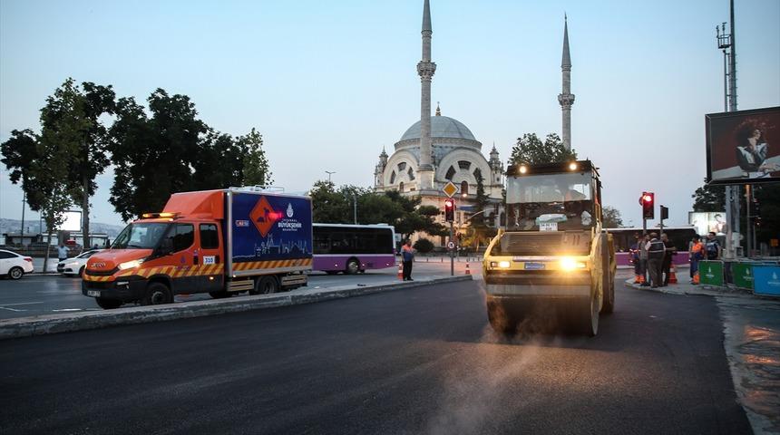Dolmabahçe'de çöken yol onarılarak yeniden trafiğe açıldı