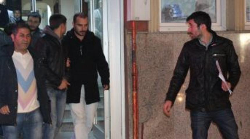 Marketteki Bı&ccedil;aklı Gasp G&uuml;venlik Kamerasına Yansıdı