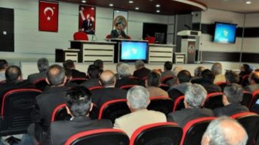 Suşehri Kaymakamı Per&ccedil;i, Muhtarlar Bir Araya Geldi