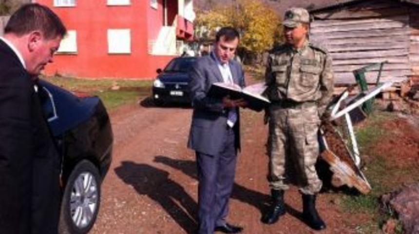 Kaymakam Per&ccedil;i, K&ouml;y Gezilerine Devam Ediyor