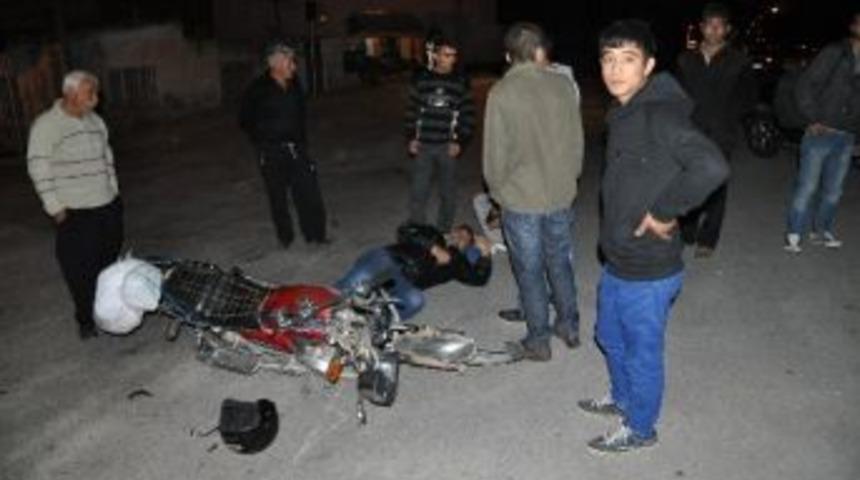 Kozan'da Motosiklet Kazası: 4 Yaralı