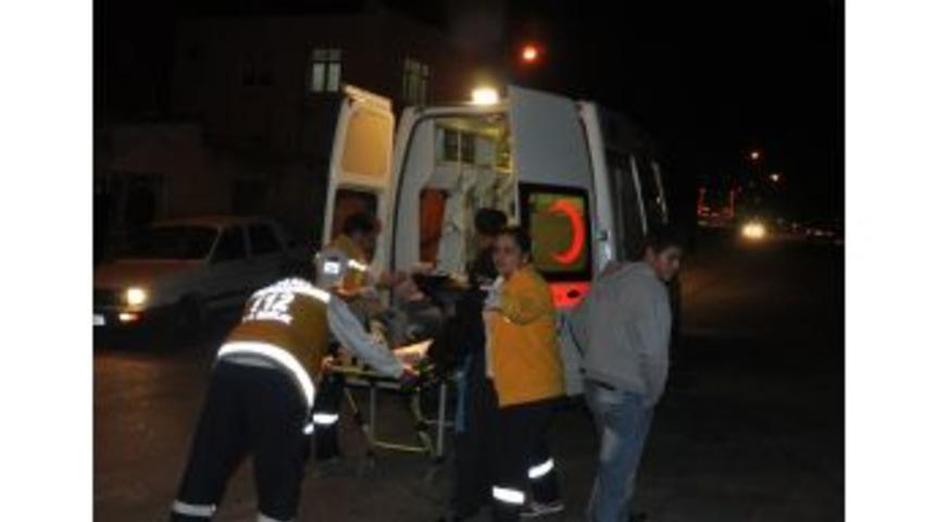 İki Motosiklet &Ccedil;arpıştı: 4 Yaralı