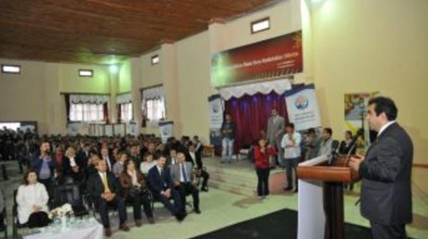 Vali G&uuml;zeloğlu, &Ccedil;amlıyayla&rsquo;nın Hibe Desteğini İki Katına &Ccedil;ıkardı