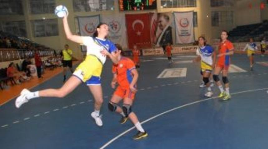 Hentbolda Yenimahalle Farkı