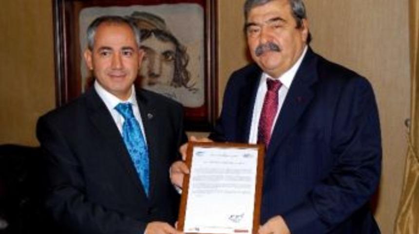 Sgk&rsquo;dan Sanko Tekstil&rsquo;e Teşekk&uuml;r Plaketi