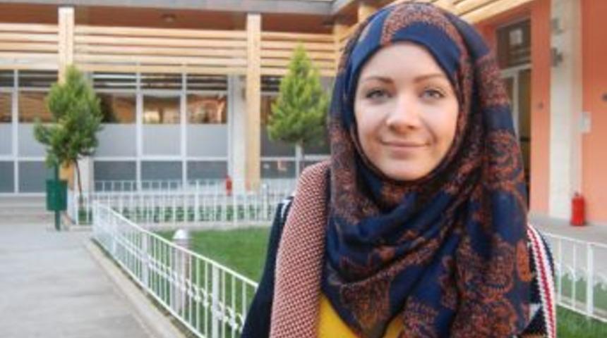 7 Yıl &Ouml;nce İslamiyet&rsquo;i Se&ccedil;en İsko&ccedil;yalı: İslam Daha Barış&ccedil;ıl Ve Huzurlu