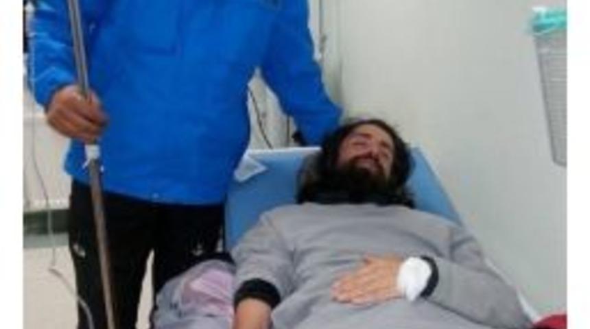 Ağrı Dağı'nda kaybolan dağcı hastaneye kaldırıldı