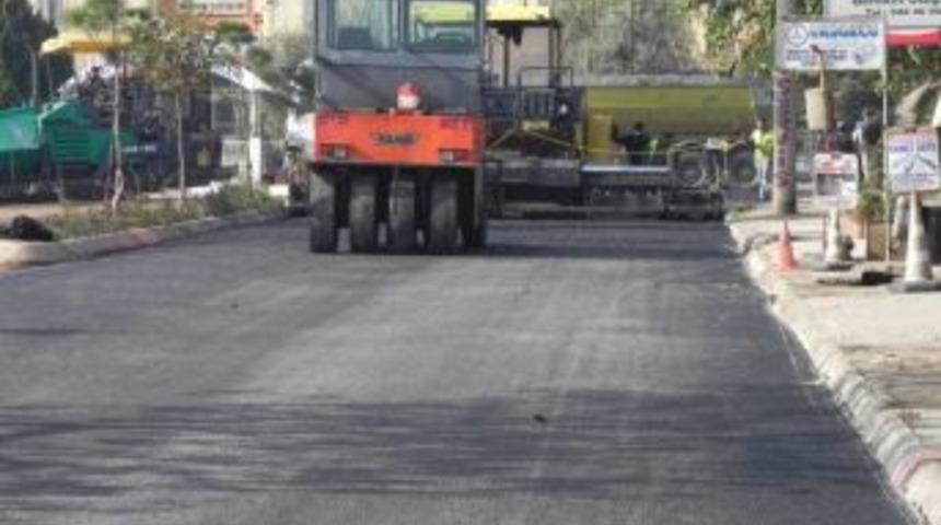 B&uuml;y&uuml;kşehir&rsquo;den &Ouml;demiş&rsquo;e 150 Bin Metrekarelik Sıcak Asfalt