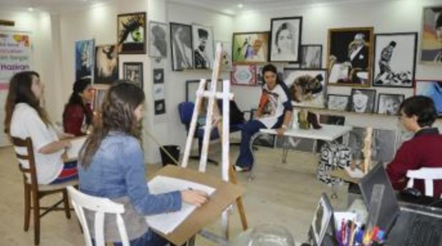 Torbalı&rsquo;nın Resmini G&uuml;l Sanat At&ouml;lyesi &Ccedil;iziyor