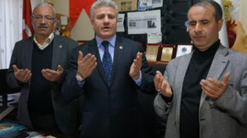 İmamlar, Dershane Ve Et&uuml;t Merkezlerinin Kapanmaması I&ccedil;in Dua Etti