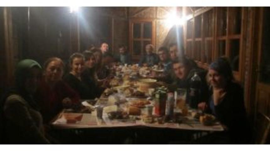 K&uuml;re&rsquo;de &Ouml;ğretmenler Moral Depoladı