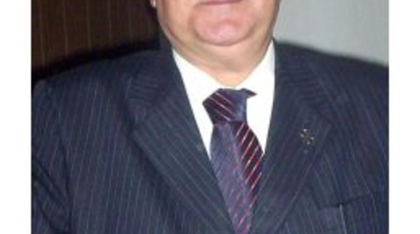 K&uuml;&ccedil;&uuml;ker: &Uuml;niversiteler Ihtiya&ccedil;tan Fazla Optisyen Mezun Ediyor