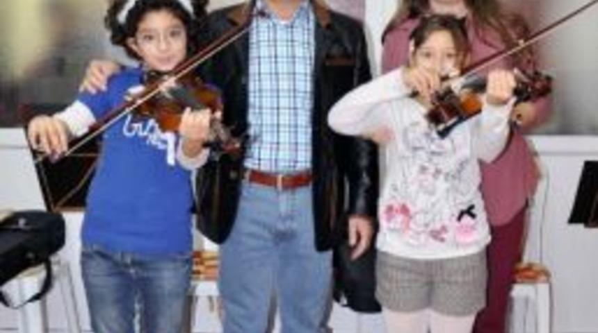 Başkan Hasan Akg&uuml;n&rsquo;un Zeybek Hayali