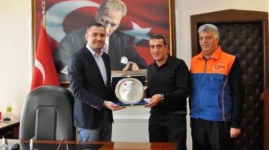 Ceylanpınar Kaymakamlığı'ndan Plaket