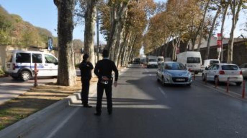 Beşiktaş'da Ş&uuml;pheli Paket Paniği