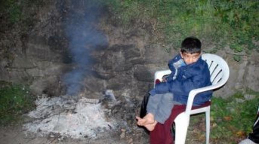 Heyelan Korkusu Yaşayan Beş Aile Evlerine Giremiyor