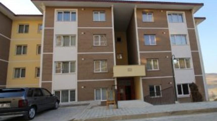 Evi &Ccedil;&ouml;ken Kadına Yardım Eli
