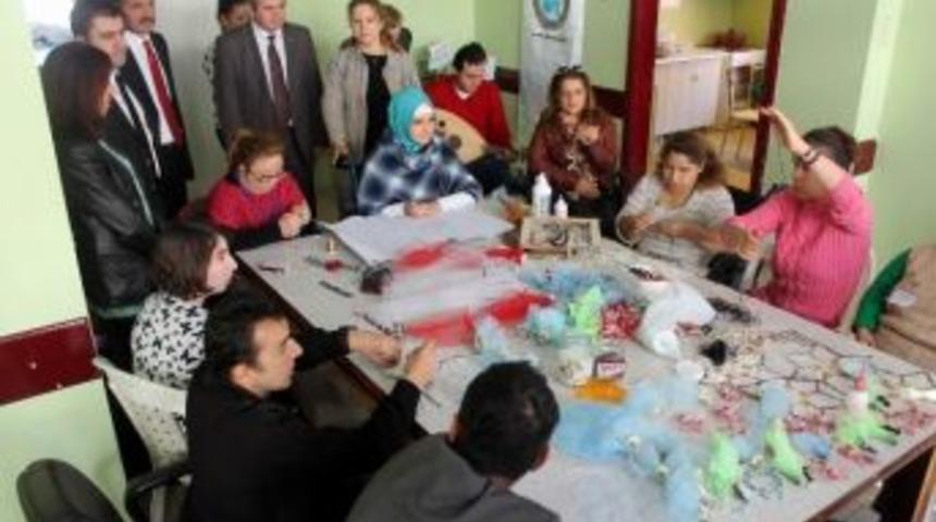 Kurslar Onları Hayata Bağladı