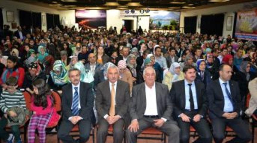 Eğirdir'de 'Vukuatlı Bek&ccedil;i Murto' Sahnelendi