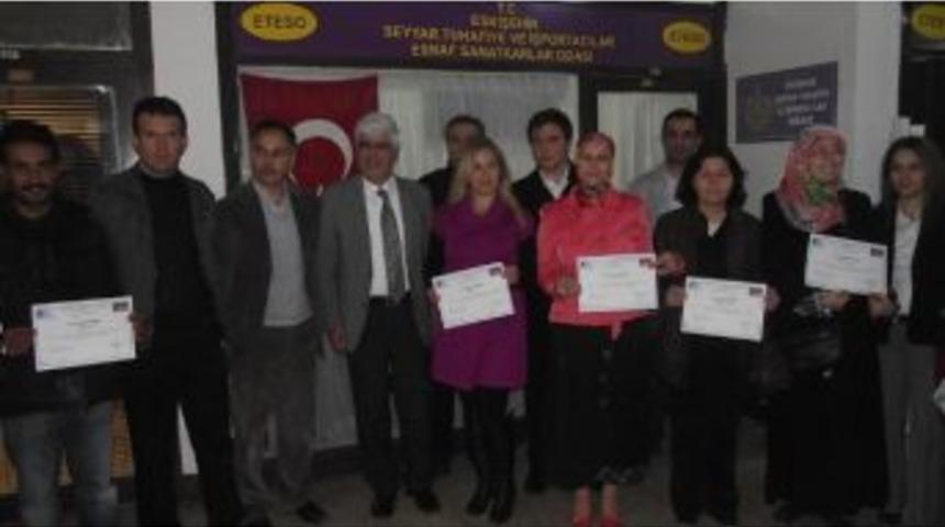 Seyyar Tuhafiyeciler Ve İşportacılar Odası'nda Sertifika T&ouml;reni