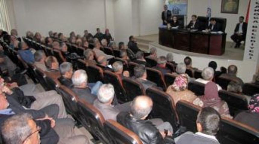 Ak&ccedil;akoca'da Riskli Binaların Onarımı İ&ccedil;in Bilgilendirme Toplantısı Yapıldı