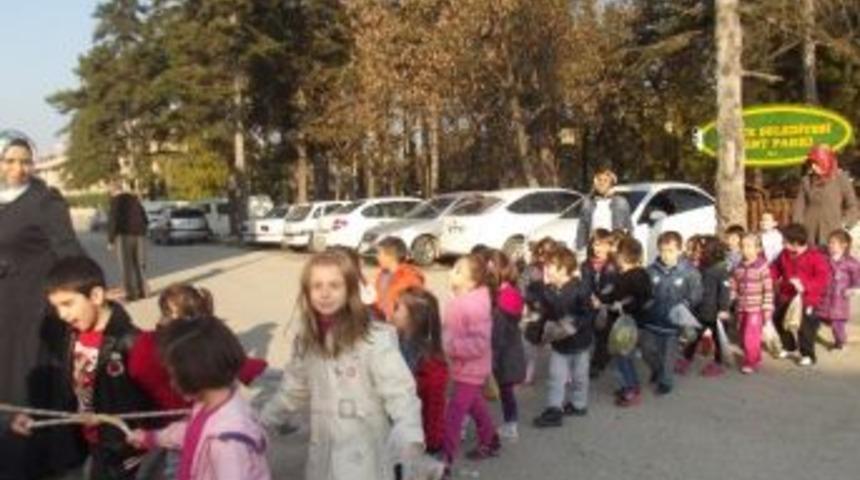 &Ouml;ğrenciler Karşıdan Karşıya Ge&ccedil;erken Zorlanmıyor