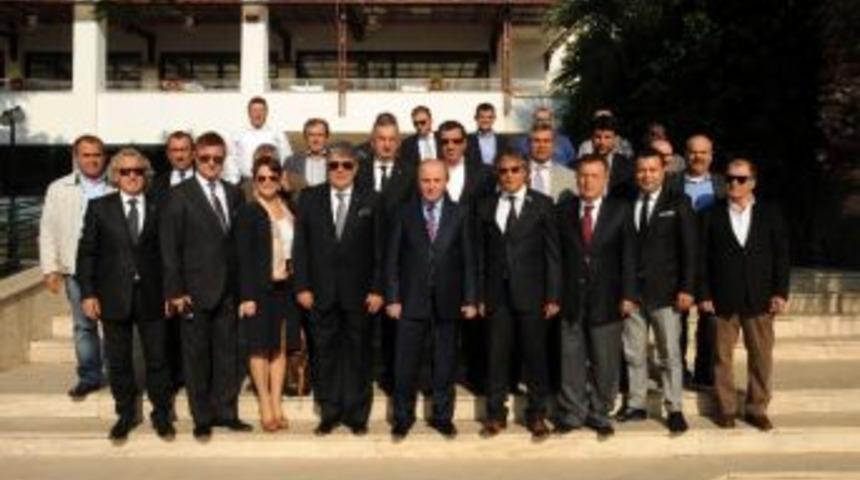 Vali &Ouml;zt&uuml;rk, Konysiad &Uuml;yeleri İle Bir Araya Geldi