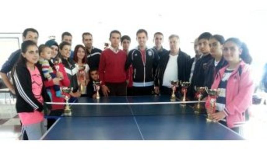 Van&rsquo;da Geleneksel A&ccedil;ık Hava Masa Tenisi Turnuvası