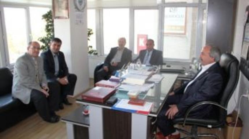 D&uuml;nya &Ccedil;ocuk Ve Gen&ccedil;lik Derneği'nden Eğitim Bir-sen'e Ziyaret