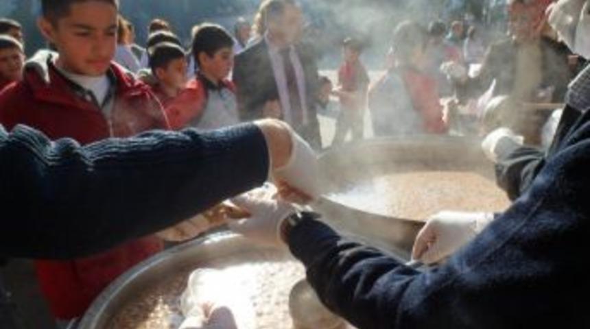 &Ouml;ğrencilerin Ağzı Aşure İle Tatlandı