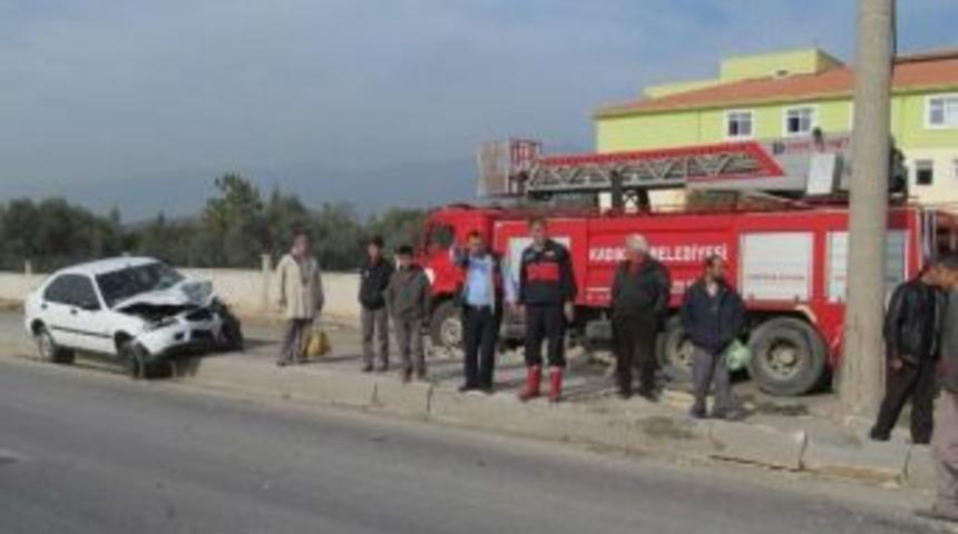 Edremit&rsquo;te Trafik Kazası: 2 Yaralı