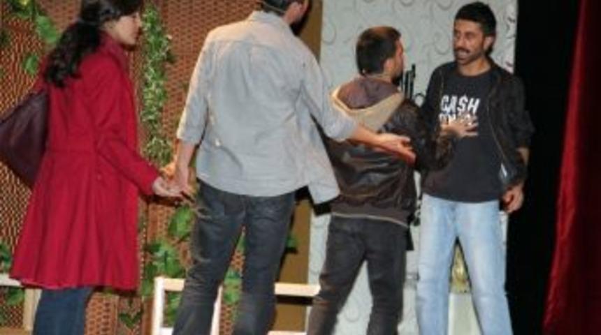 Esenyurt&rsquo;ta Uyuşturucuya Karşı Tiyatro Sergilendi