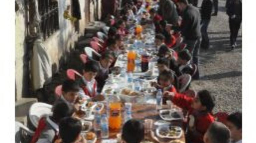 Muharrem Oru&ccedil;larının Sona Ermesiyle Aşureler Pişirilmeye Başlandı