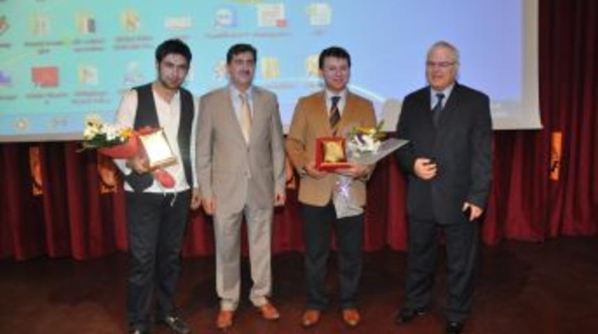 Uşak'ta 'Mutlu Bir &Ccedil;ocuk İ&ccedil;in Nasıl Bir Aile?' Semineri D&uuml;zenlendi