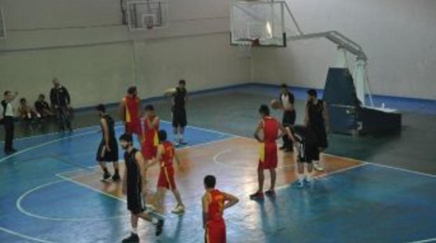 Bağlar'ın Gen&ccedil;leri, Hakkari Gen&ccedil;lerini Mağlup Etti