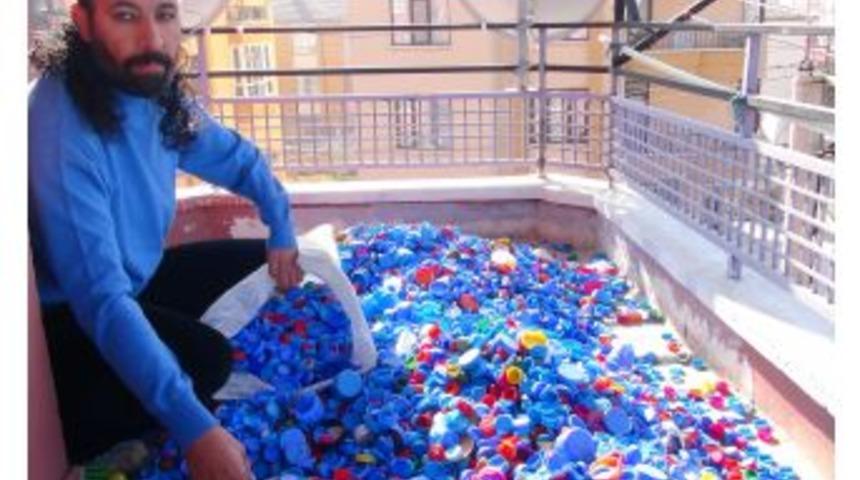 Topladıkları 60 Bin Kapakla 6 Tekerlekli Sandalye Alacaklar