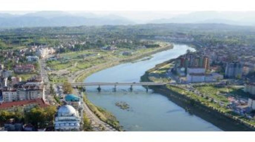 &Ccedil;arşamba K&ouml;pr&uuml; Ve Yollarla Gelişiyor