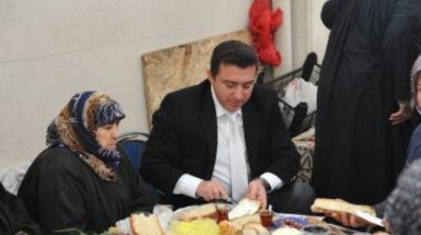 Başkan Vekili Bakıcı Kapalı Pazar Esnafı İle Birlikte