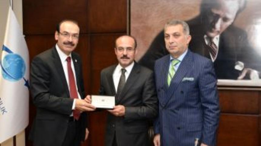 UETD Genel Başkanı &Ccedil;elik, Yurtdışı T&uuml;rkler Başkanlığı'nı Ziyaret Etti