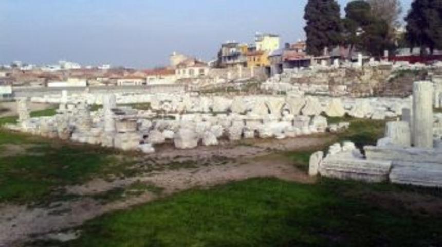 Padişah Abd&uuml;lmecid&rsquo;in Madalyonu İzmir&rsquo;de Bulundu