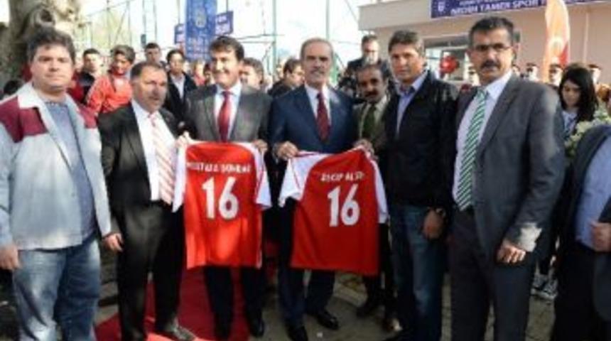 B&uuml;y&uuml;kşehir Eğitim Kurumlarına Spor Tesisi Kazandırmaya Devam Ediyor