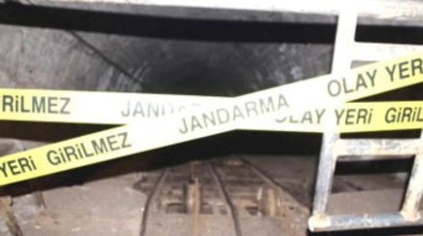 Krom madenindeki g&ouml;&ccedil;&uuml;kte 1 Iş&ccedil;i mahsur kaldı