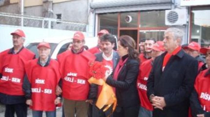 Disk, Ali İsmail Korkmaz&rsquo;ın &Ouml;ld&uuml;r&uuml;ld&uuml;ğ&uuml; Yere Karanfil Bıraktı