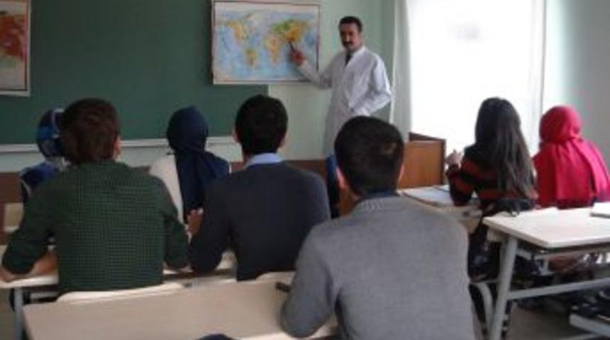 &Ouml;ğrenciler: Dershaneler, Okula Rakip Değil Tersine Okulu Tamamlamak I&ccedil;in Var