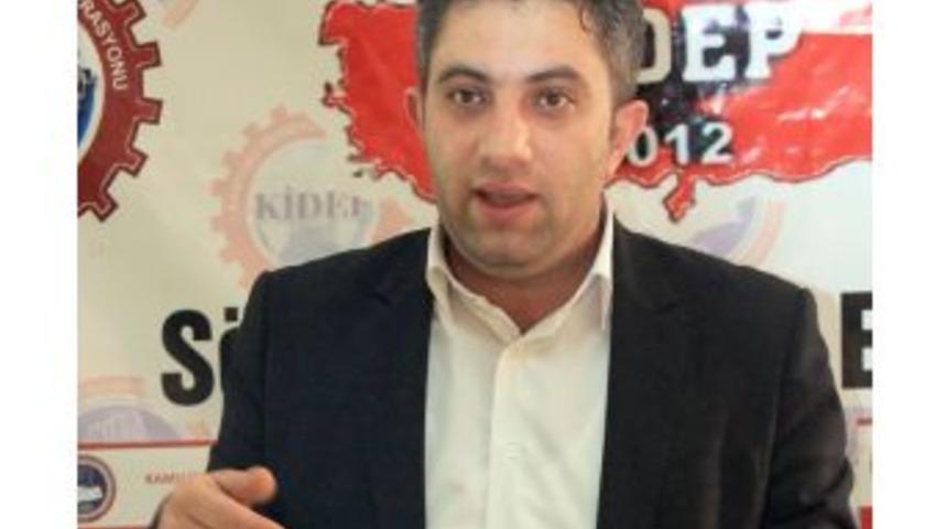 Taşeron Iş&ccedil;iler, Bakan &Ccedil;elik&rsquo;in Istifasını Istedi