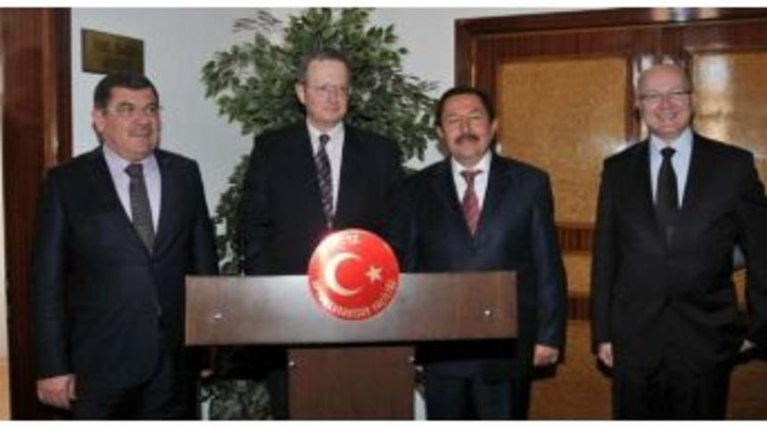 Bel&ccedil;ika'nın Ankara B&uuml;y&uuml;kel&ccedil;isi Trenteseau Afyonkarahisar'da