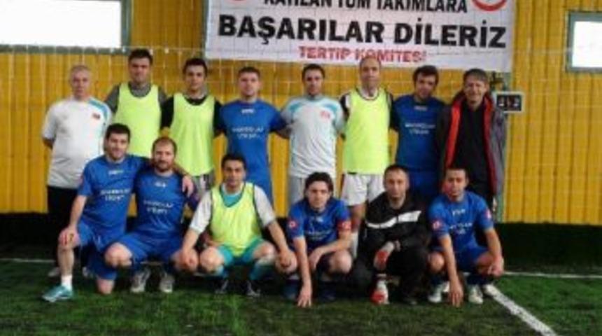 Yozgat Sağlık M&uuml;d&uuml;rl&uuml;ğ&uuml; Obeziteye Dikkat &Ccedil;ekmek İ&ccedil;in Halı Saha Turnuvası D&uuml;zenledi