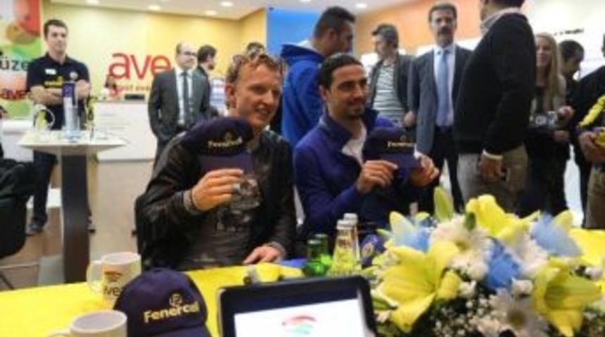 Dırk Kuyt Ve Mehmet Topuz, İmza Gününde Taraftarla Bir Araya Geldi