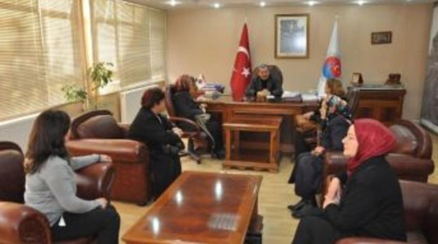 Mhp Kadın Kolları Belediye Personeline Aşure Dağıttı